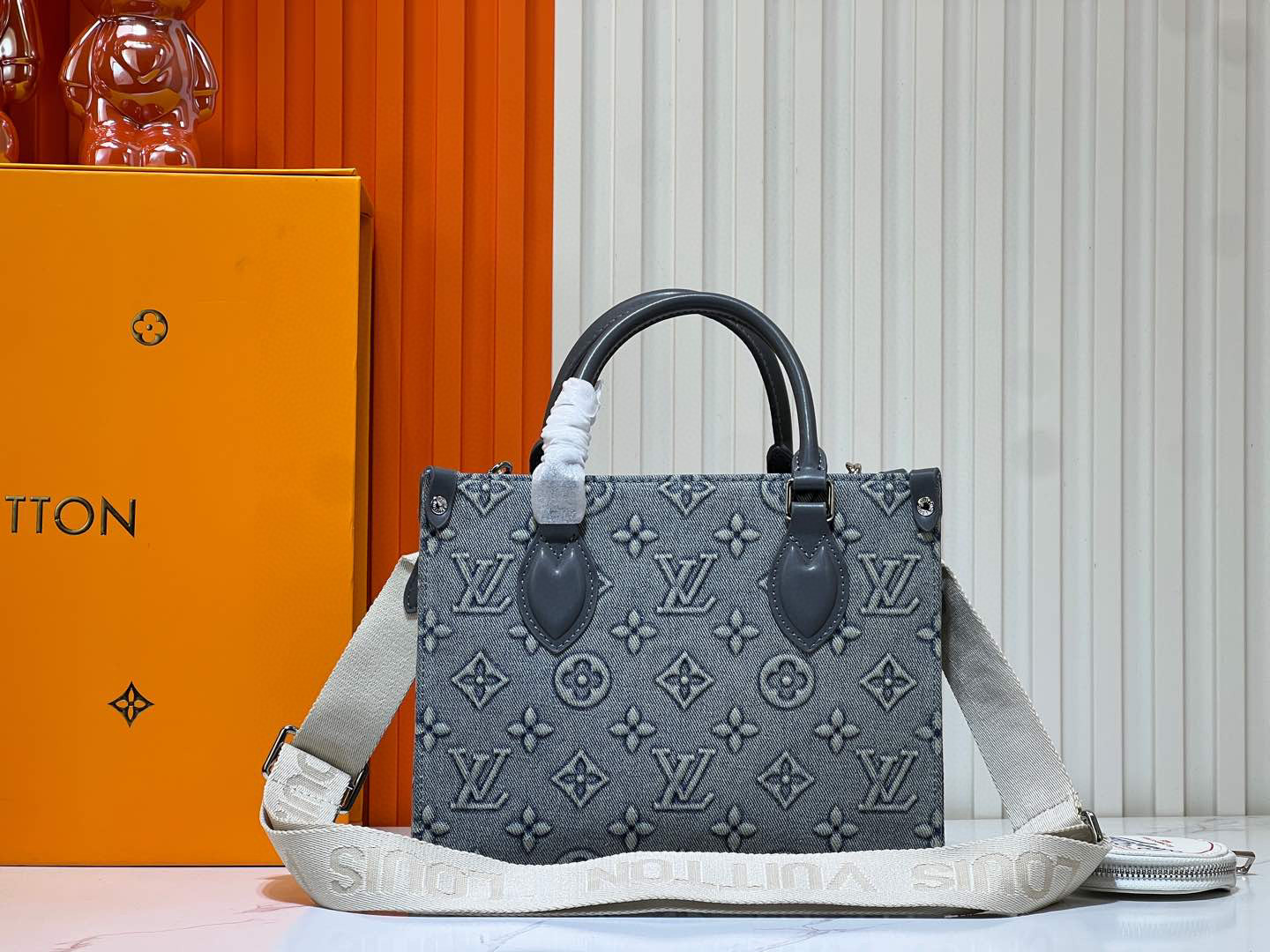 25cm PMルイヴィトン オンザゴー デニム LV Onthego M46373 Monogram Reverse  Giant Toron スーパーコピー バッグ 代引き後払い可能国内発送